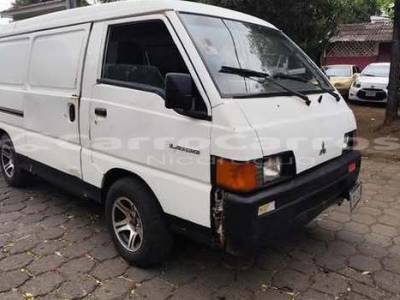 1999 Mitsubishi Pajero